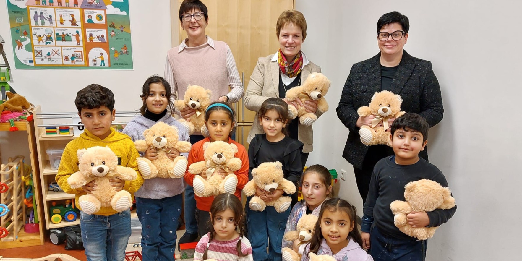 Teddybären für geflüchtete Kinder an die Landesaufnahmebehörde Niedersachsen